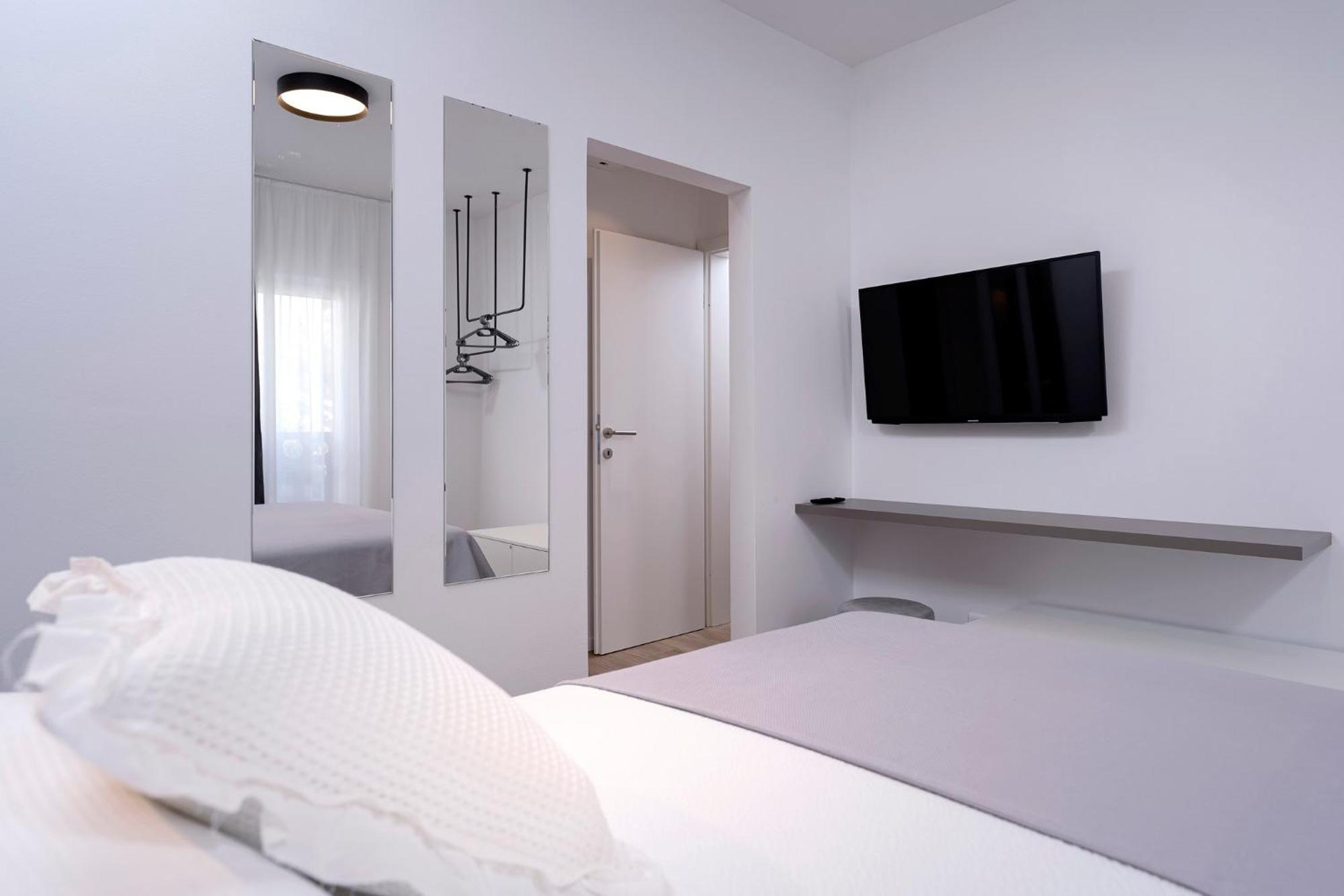Modern, 2 Bedroom Apartment Hvar Town Luaran gambar